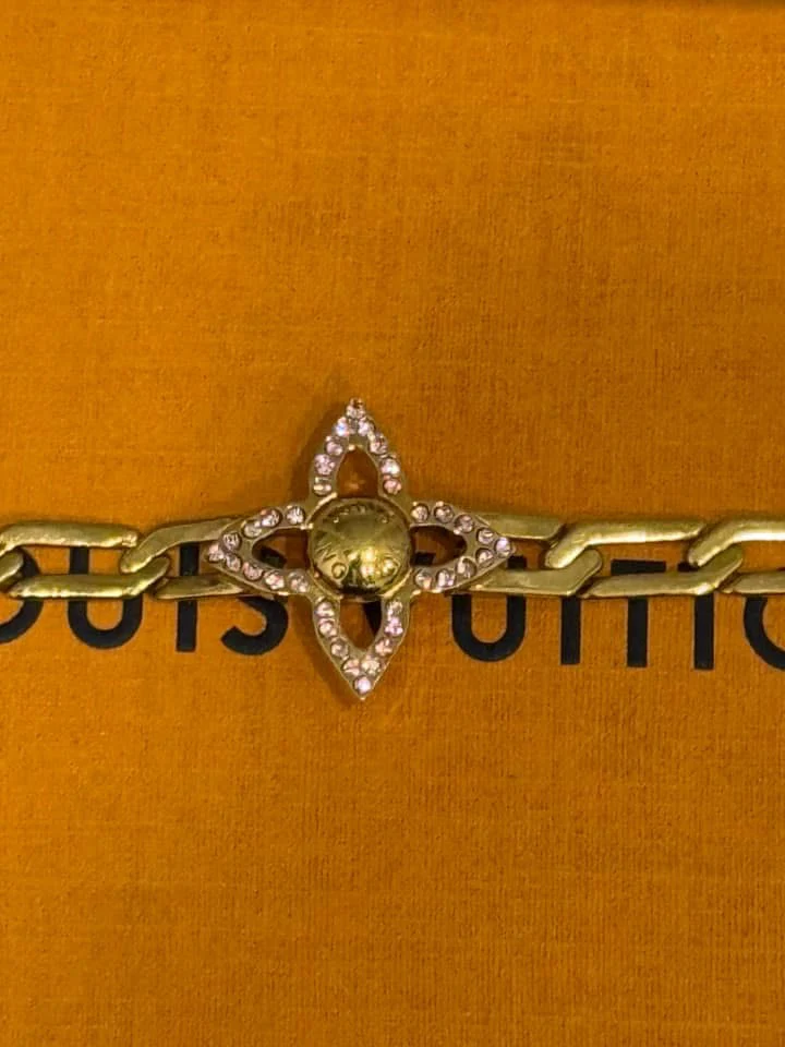 Lv Swarovski Crystal Flower Power Bracelet. - Image 2