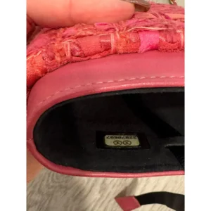 Alternative view of Chanel pink Tweed Chain Around Phone Holder.