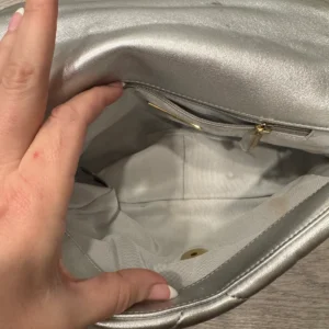 Alternative view of Cc small silver 19