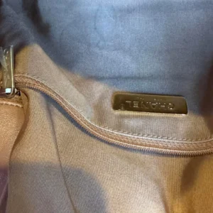 Alternative view of Cc 19 caramel large