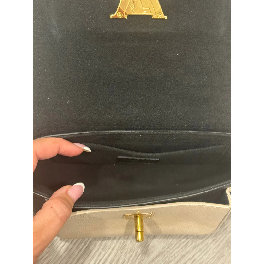 Lv lockme tender - Image 3