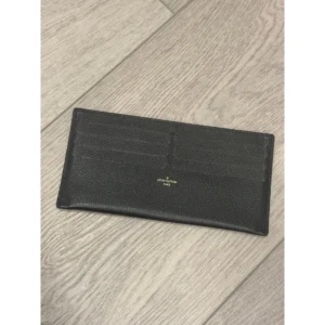 Alternative view of Lv pouchette Felicie