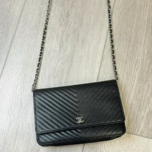 Chanel caviar chevron woc