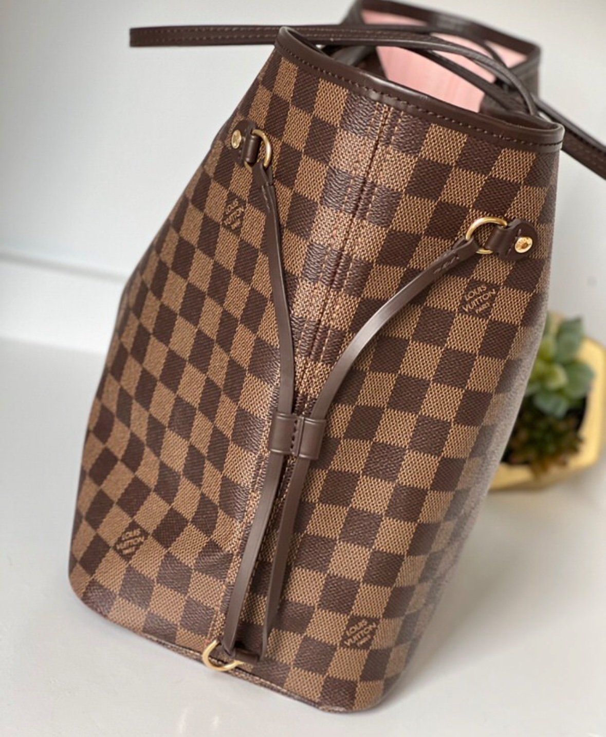 Louis Vuitton Neverfull MM Damier Ebene Rose Ballerine - Image 3