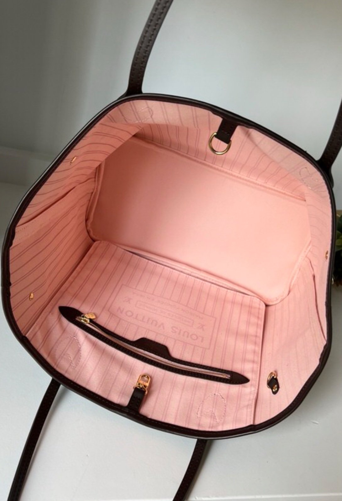 Louis Vuitton Neverfull MM Damier Ebene Rose Ballerine - Image 4