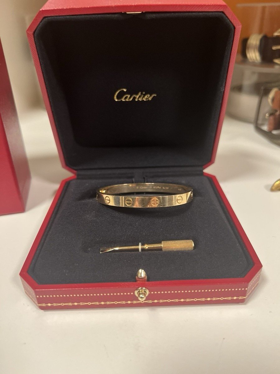 Cartier LOVE bracelet, classic model - Size 17 - Comes in original box w/receipt - Image 11