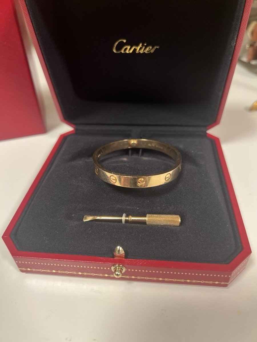 Cartier LOVE bracelet, classic model - Size 17 - Comes in original box w/receipt - Image 9