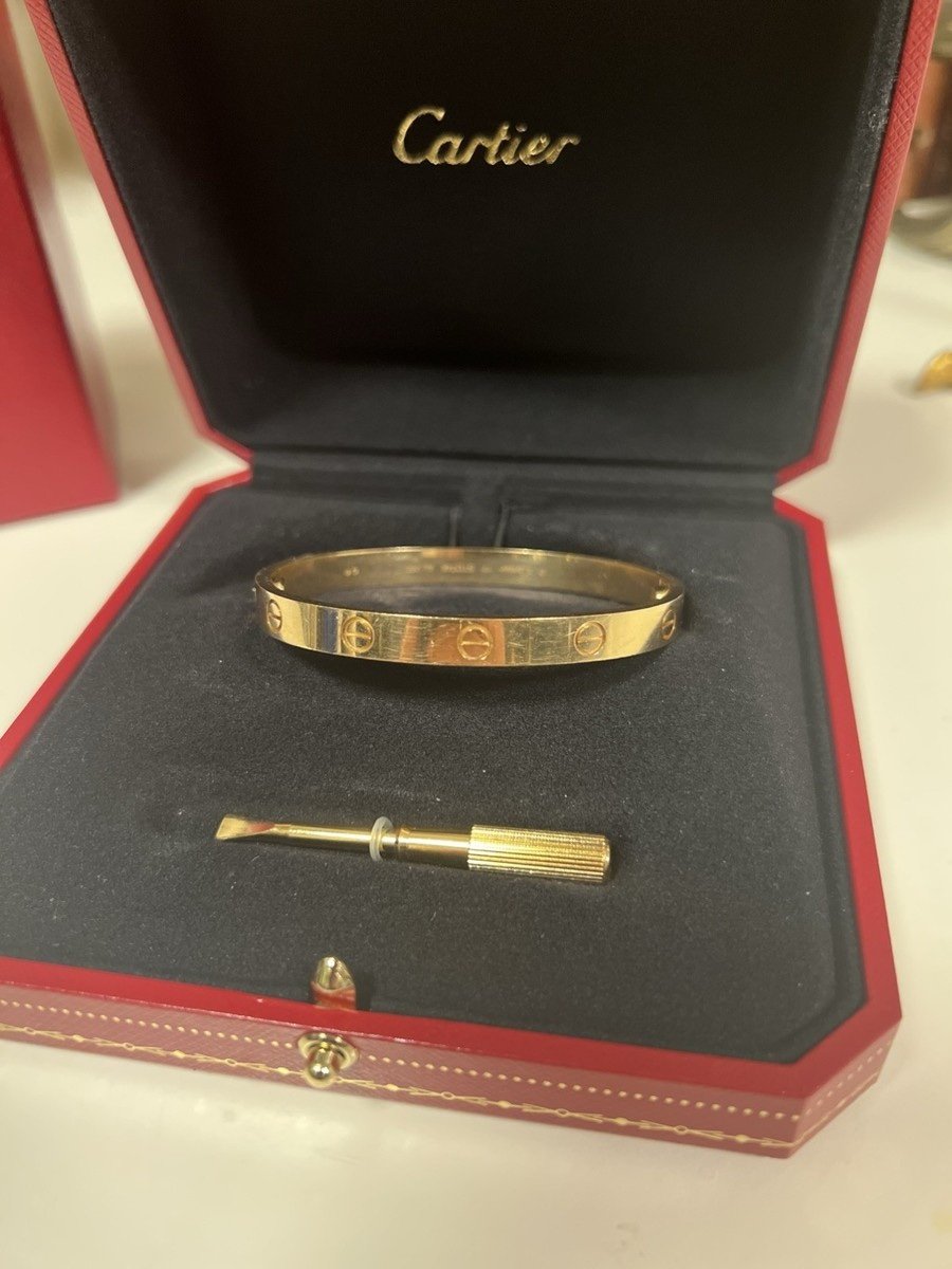 Cartier LOVE bracelet, classic model - Size 17 - Comes in original box w/receipt - Image 5