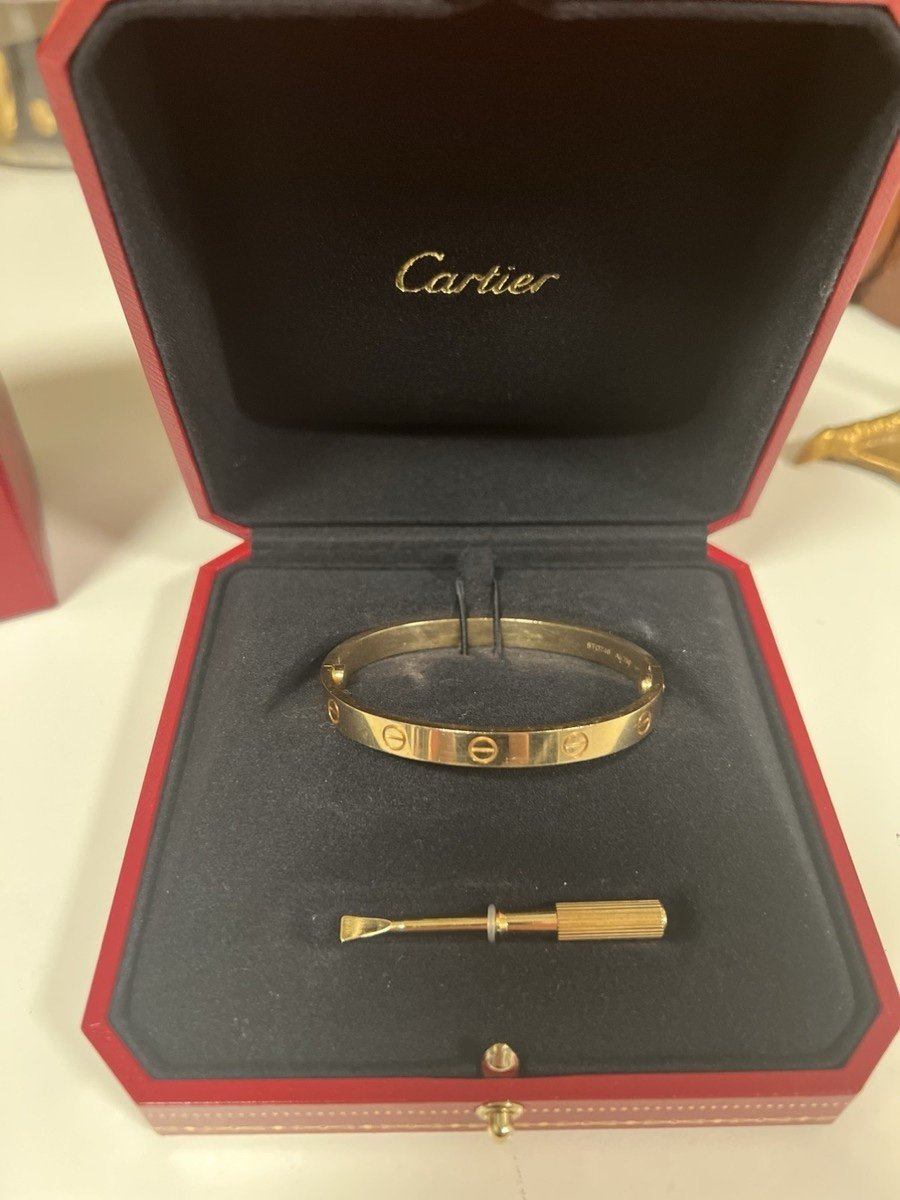 Cartier LOVE bracelet, classic model - Size 17 - Comes in original box w/receipt - Image 4
