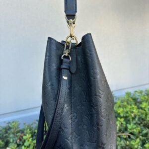 Louis Vuitton NeoNoe MM, M45256, New without Tags, 100% Authentic