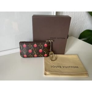 Luis Vuitton Leather Ring key
