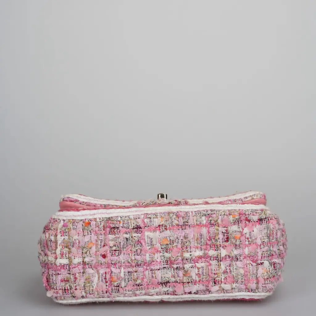 Chanel T Timeless/classique tweed handbag - Image 5