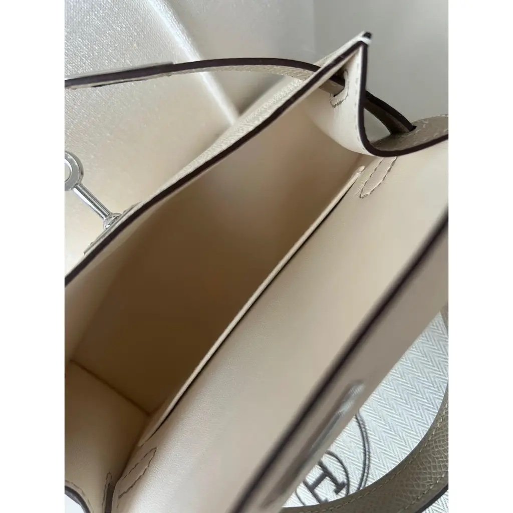 Hermes Kelly mini leather handbag - Image 10