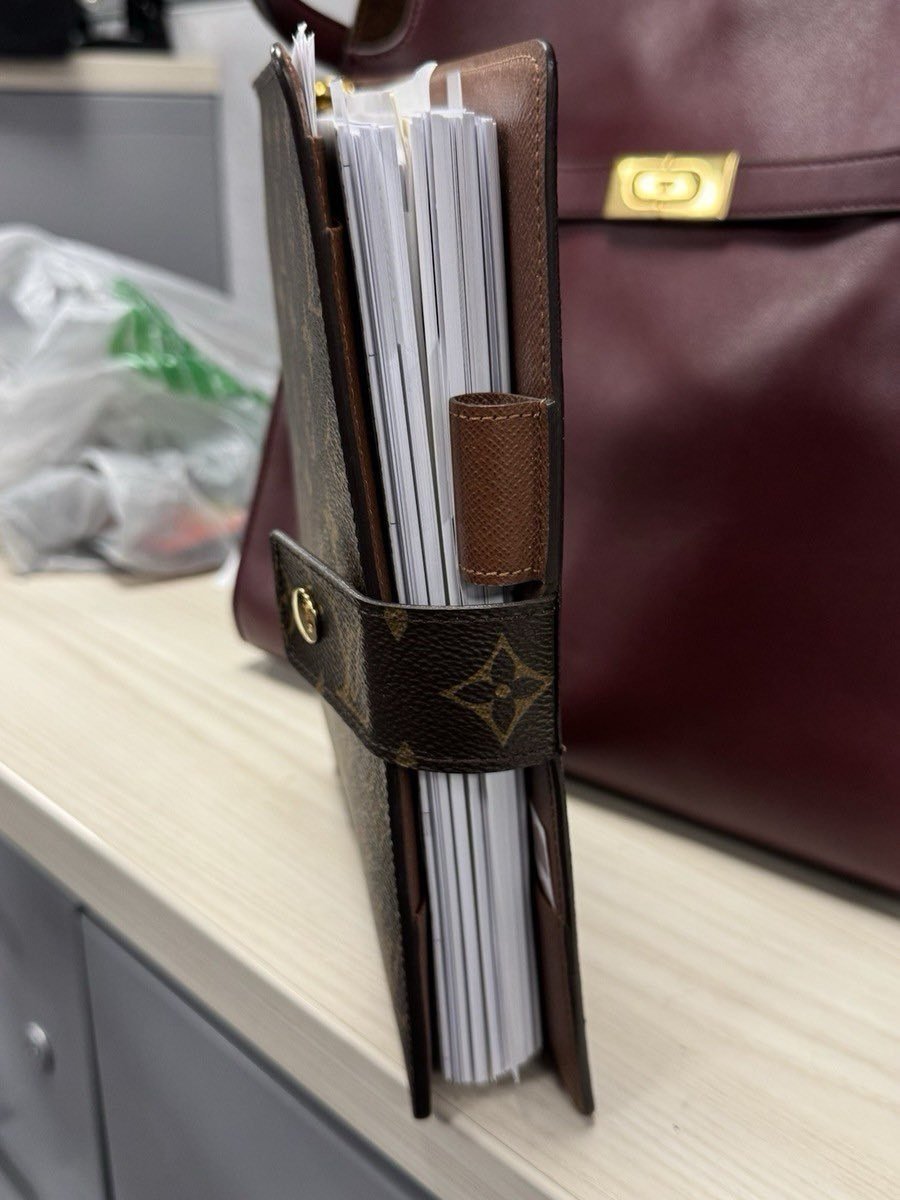 Louis Vuitton GM Large Ring Agenda Cover Monogram Brown Authentic w/ Dust Bag - Image 4