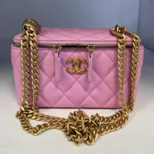 Authentic CHANEL Bubblegum Pink Sweet Heart Vanity Case with Chain Strap 23P - Image 12