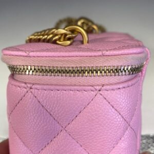 Authentic CHANEL Bubblegum Pink Sweet Heart Vanity Case with Chain Strap 23P - Image 16