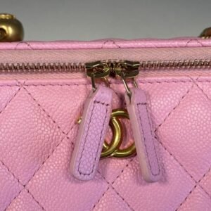 Authentic CHANEL Bubblegum Pink Sweet Heart Vanity Case with Chain Strap 23P - Image 14