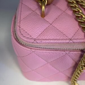 Authentic CHANEL Bubblegum Pink Sweet Heart Vanity Case with Chain Strap 23P - Image 3
