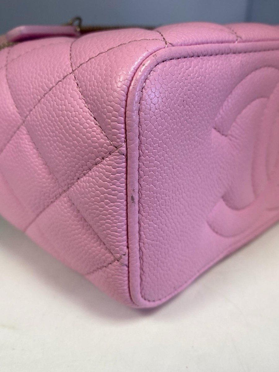 Authentic CHANEL Bubblegum Pink Sweet Heart Vanity Case with Chain Strap 23P - Image 15