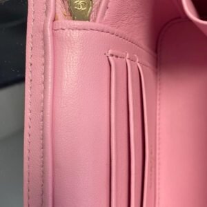 Authentic CHANEL Bubblegum Pink Sweet Heart Vanity Case with Chain Strap 23P - Image 4