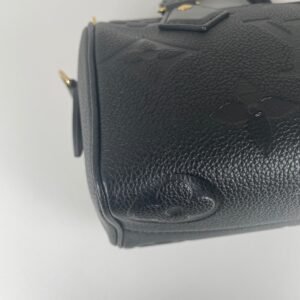 Louis Vuitton Speedy 20 bag in black embossed leather - Image 10