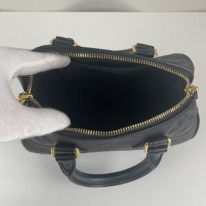 Louis Vuitton Speedy 20 bag in black embossed leather - Image 5