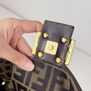 Fendi Vintage Gold Zucca Baguette Shoulder Bag - Image 8