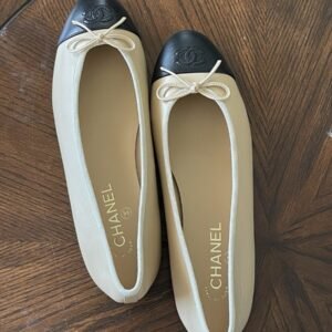 size 36EU NIB CHANEL Beige Lambskin Cap Toe Ballerina Flats w/ receipt - Image 9