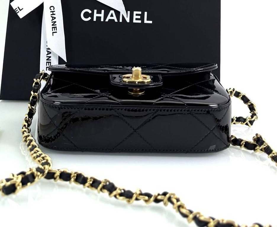 Metallic Mirror Calfskin Top Handle Clutch With Chain Black - Image 14