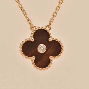 Van Cleef & Arpels Alhambra 2012 Holiday Pendant Necklace Letterwood - Image 10
