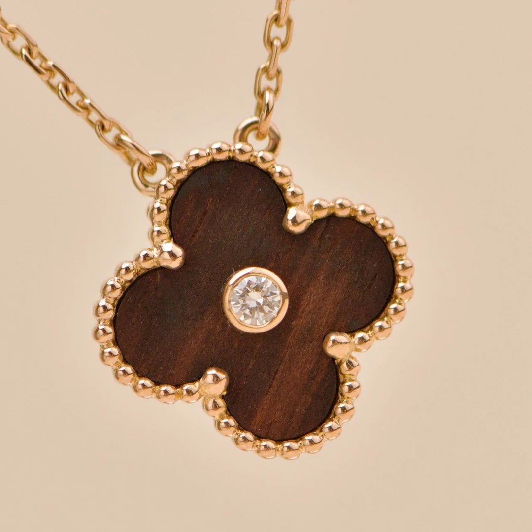 Van Cleef & Arpels Alhambra 2012 Holiday Pendant Necklace Letterwood